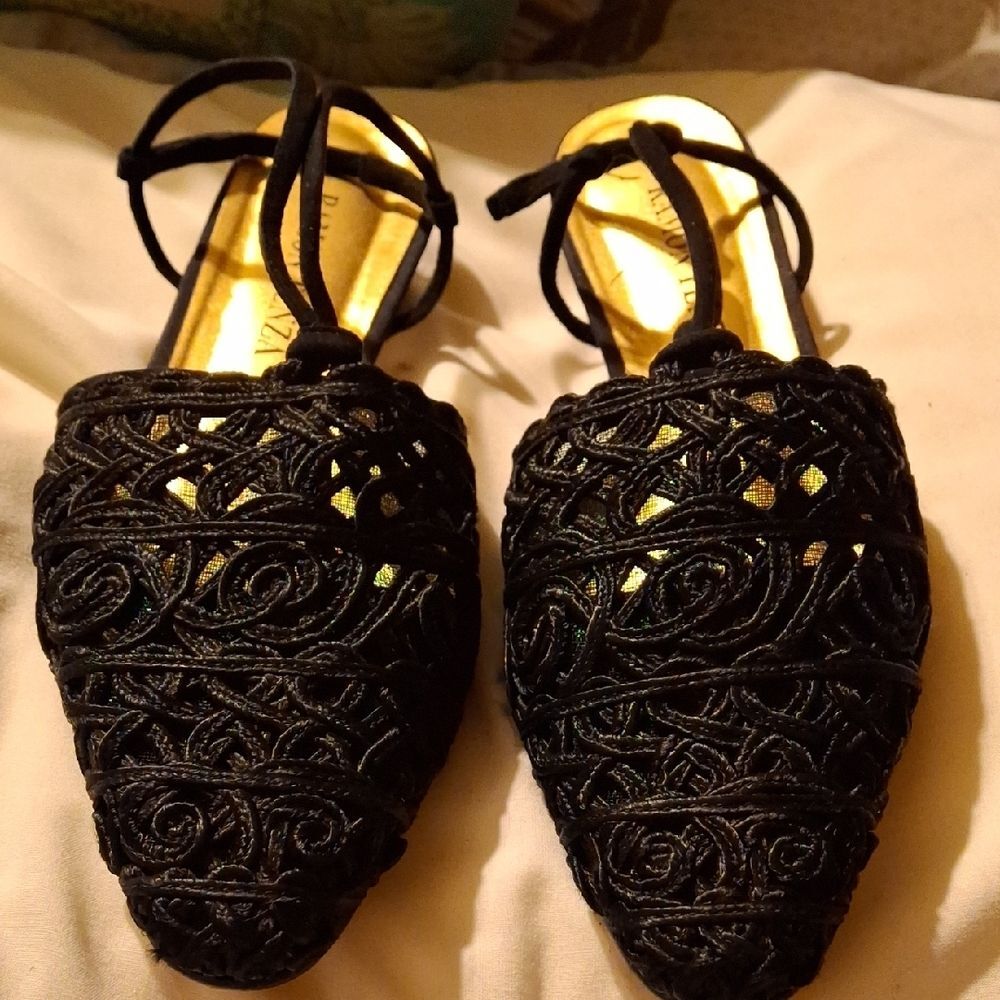Ramon Tenza Black Flats with Intricate Design